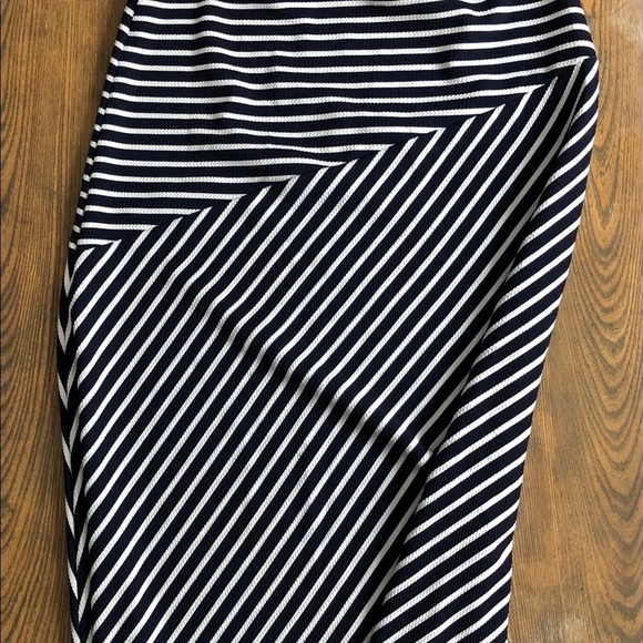Vamp Dresses & Skirts - 🎄 Vamp skirt striped navy and white midi length SZ  M